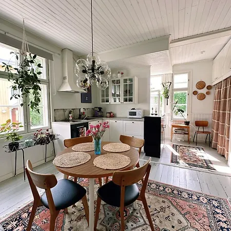 Apartment Saunallinen Puutalo Keskustan Tuntumassa Turku